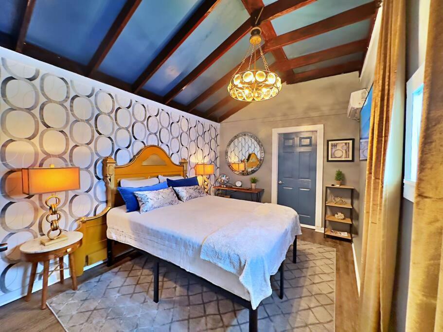 The Q Loft Galveston Villa Exteriör bild