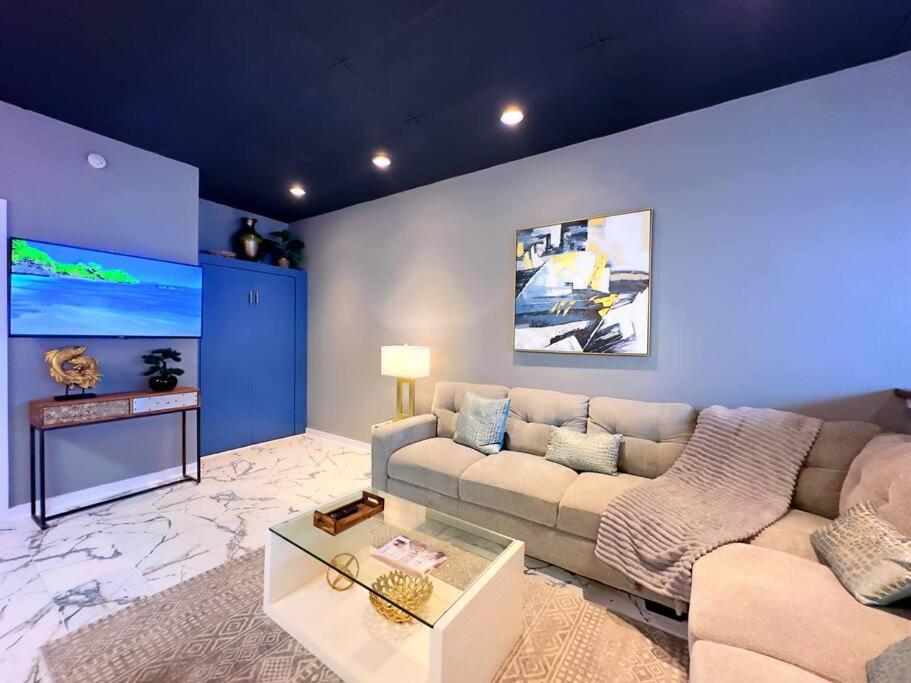 The Q Loft Galveston Villa Exteriör bild