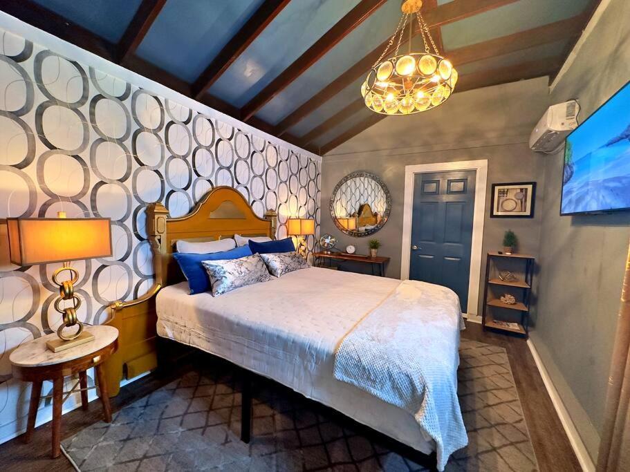 The Q Loft Galveston Villa Exteriör bild